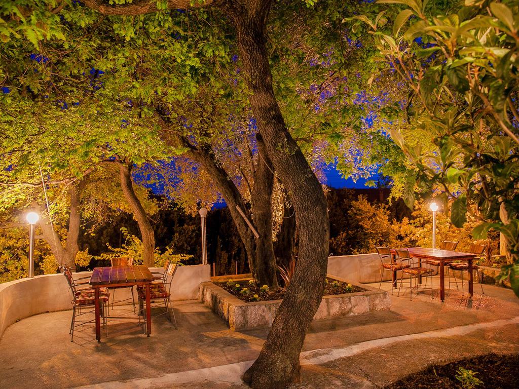 Pansion Nobel Hotel Petrovac ภายนอก รูปภาพ
