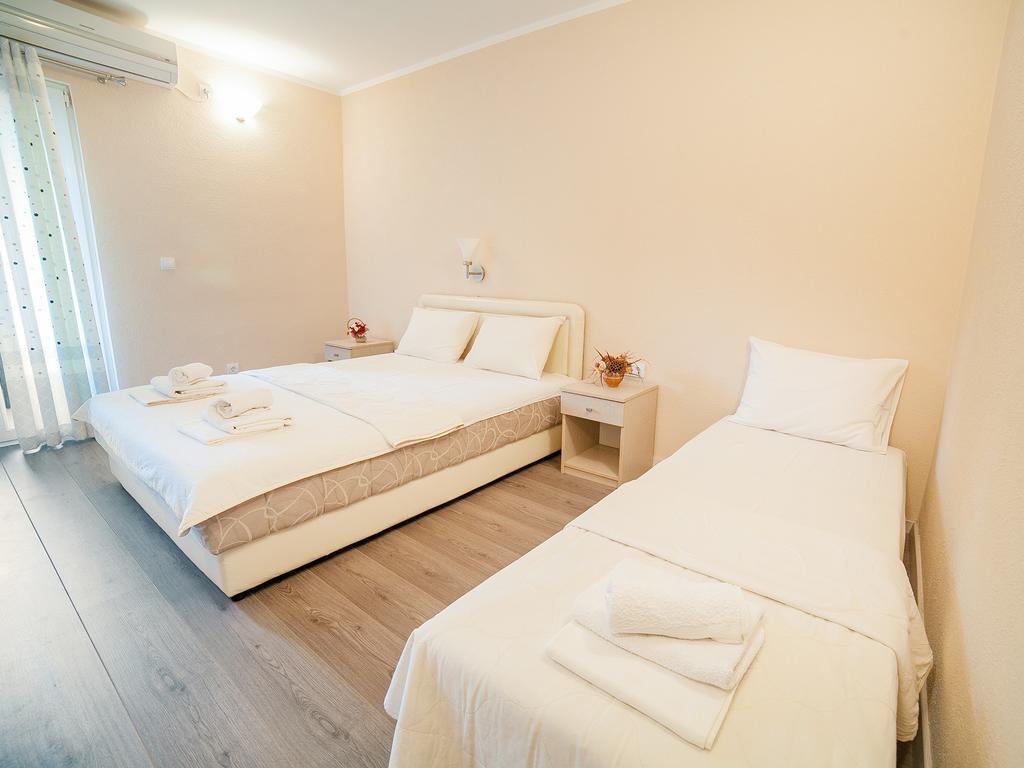 Pansion Nobel Hotel Petrovac ห้อง รูปภาพ