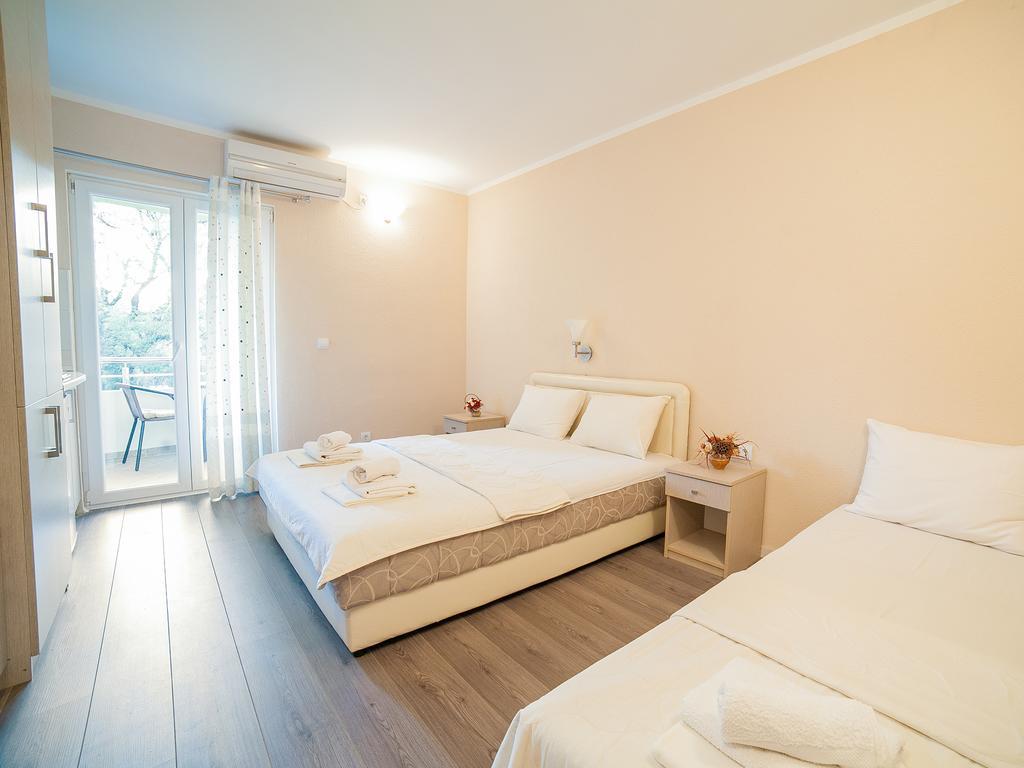 Pansion Nobel Hotel Petrovac ห้อง รูปภาพ
