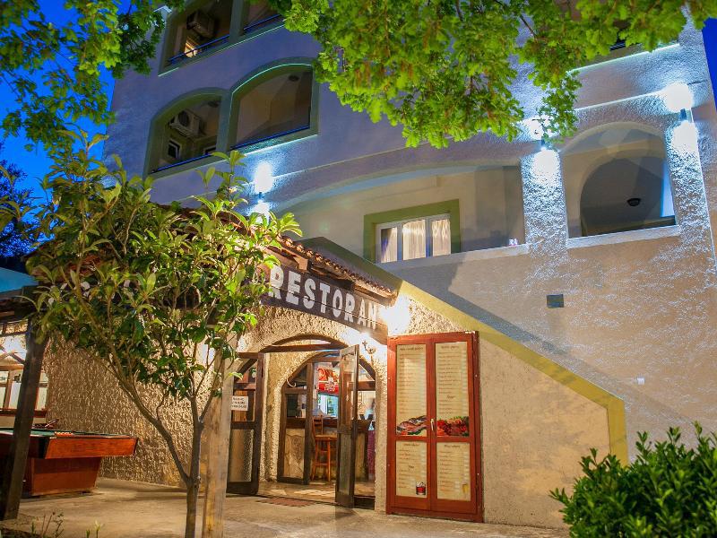 Pansion Nobel Hotel Petrovac ภายนอก รูปภาพ