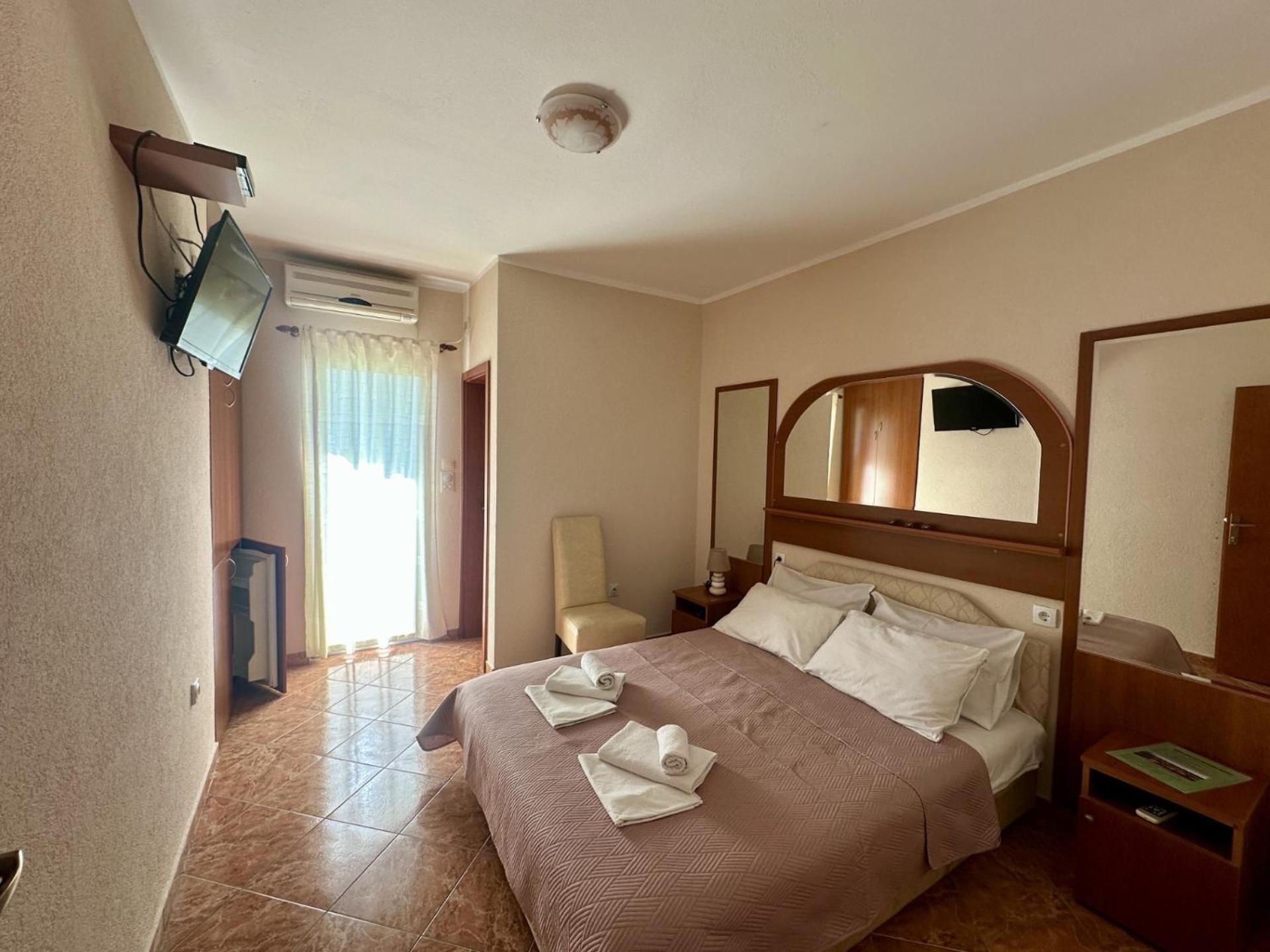 Pansion Nobel Hotel Petrovac ภายนอก รูปภาพ