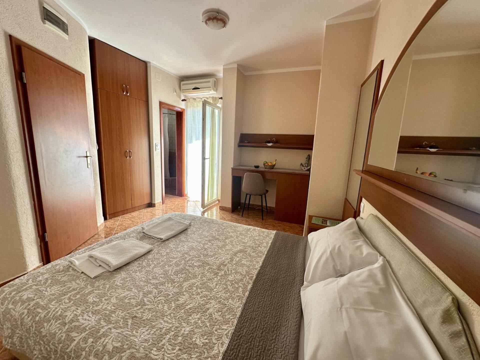 Pansion Nobel Hotel Petrovac ภายนอก รูปภาพ