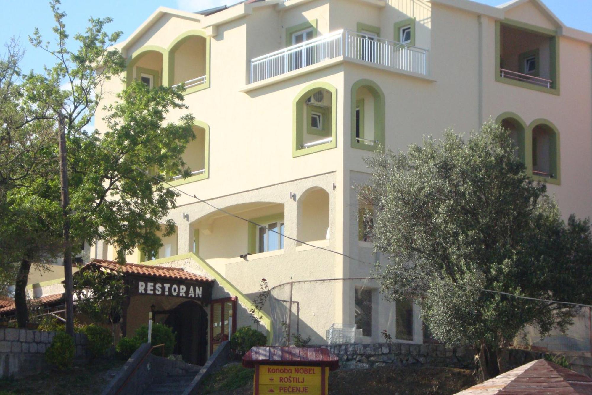 Pansion Nobel Hotel Petrovac ภายนอก รูปภาพ